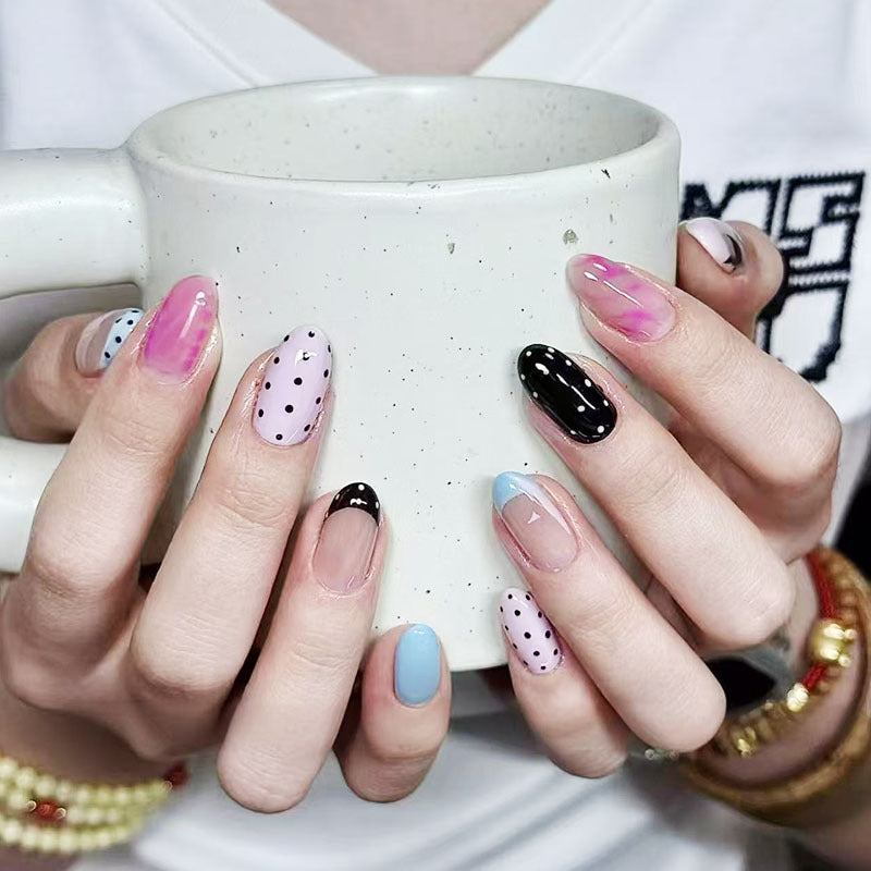 Künstlerische Themen Nageldesign Kollektion Karnz