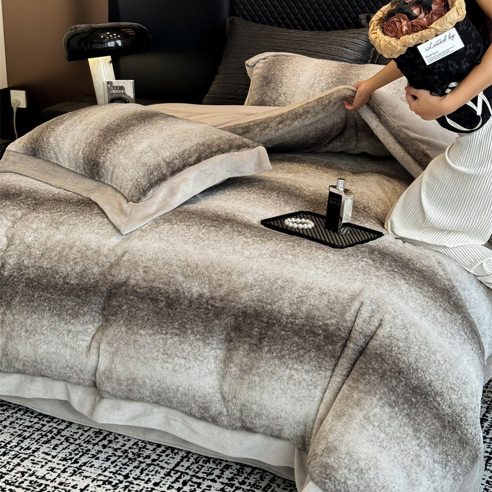 Wohliges Microfleece-Bettwäscheset mit Ombre-Verlauf und Faux-Fur-Zierkissen