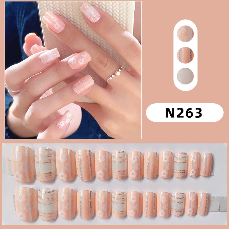 Blumenmuster Druck-On-Nagelkunstset