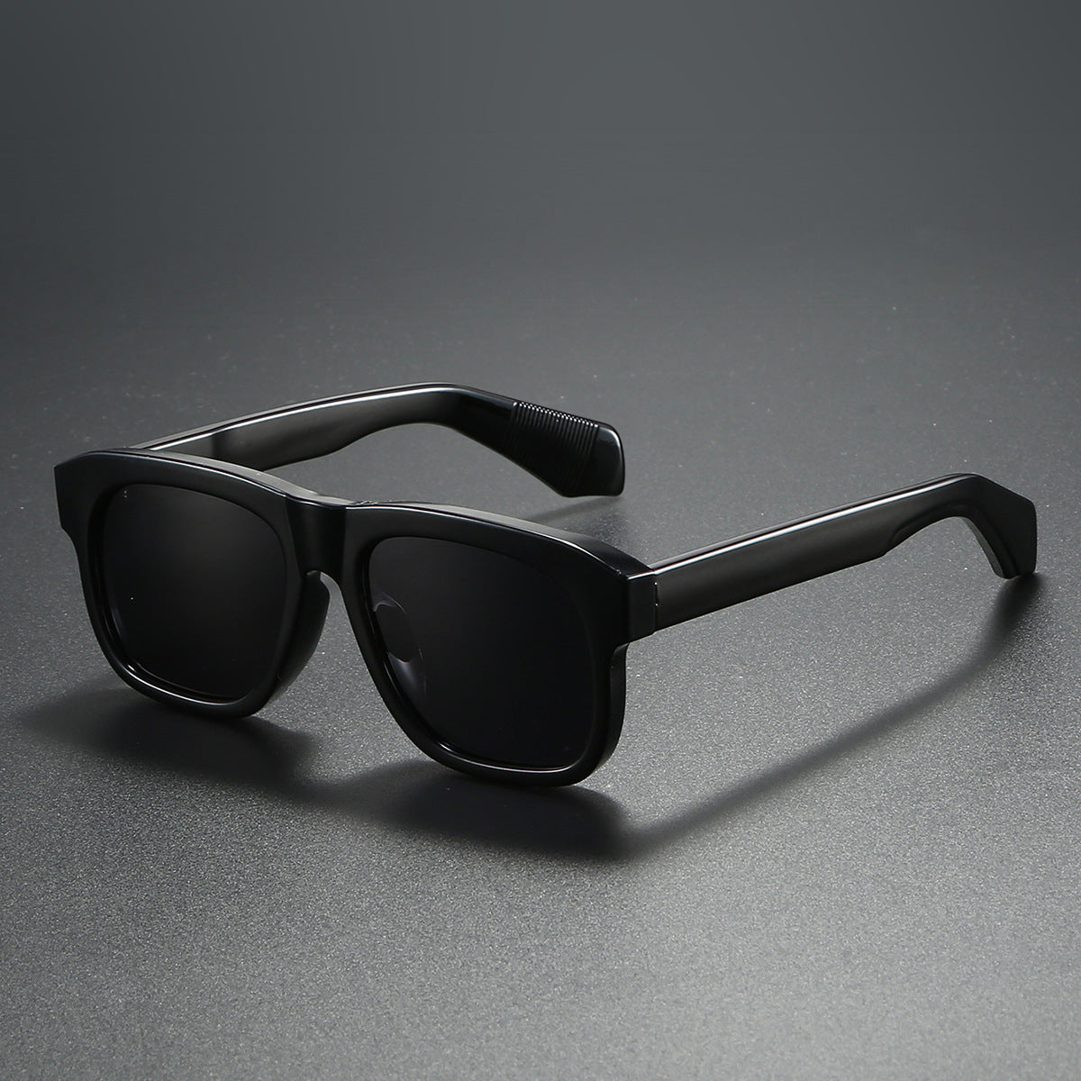 Damen moderne Sonnenbrille mit ergonomischem Design und hochwertigem UV-Schutz Karnz