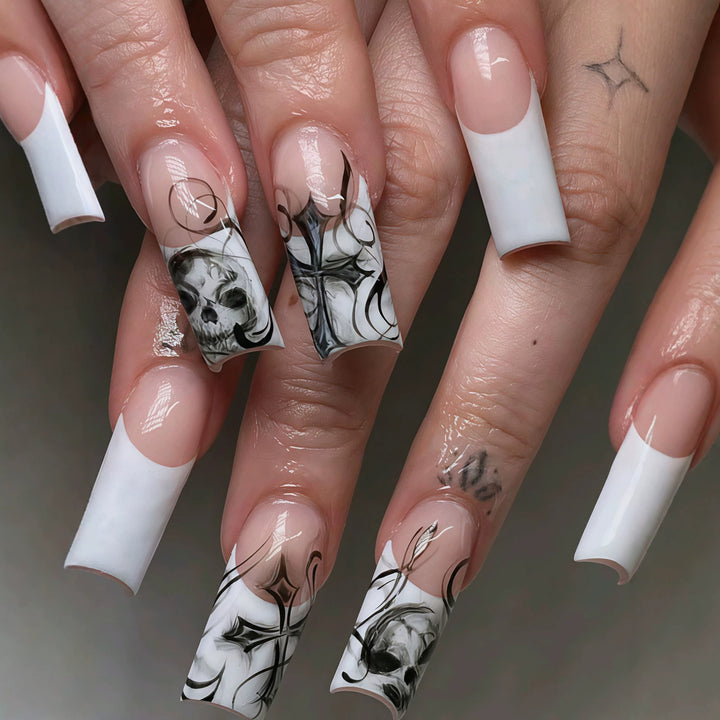 Künstlerische Schädel-Nagelkunst Tipps Karnz