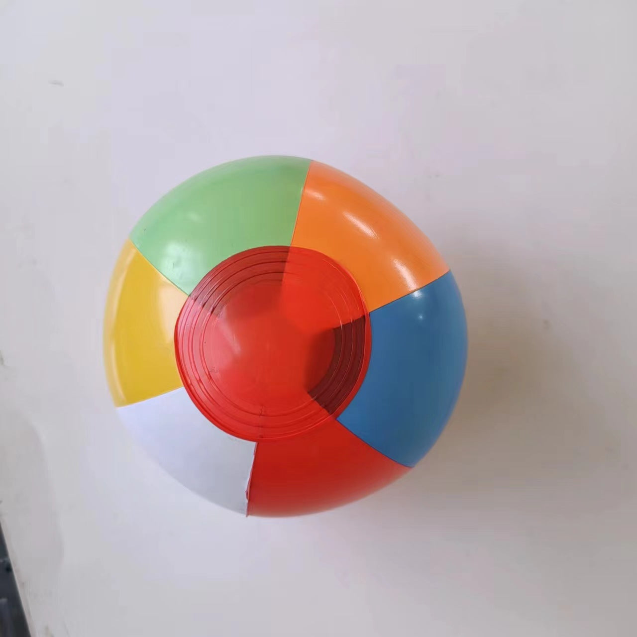 Unisex aufblasbarer Spielball mit verschiedenen Farbsegmenten Karnz