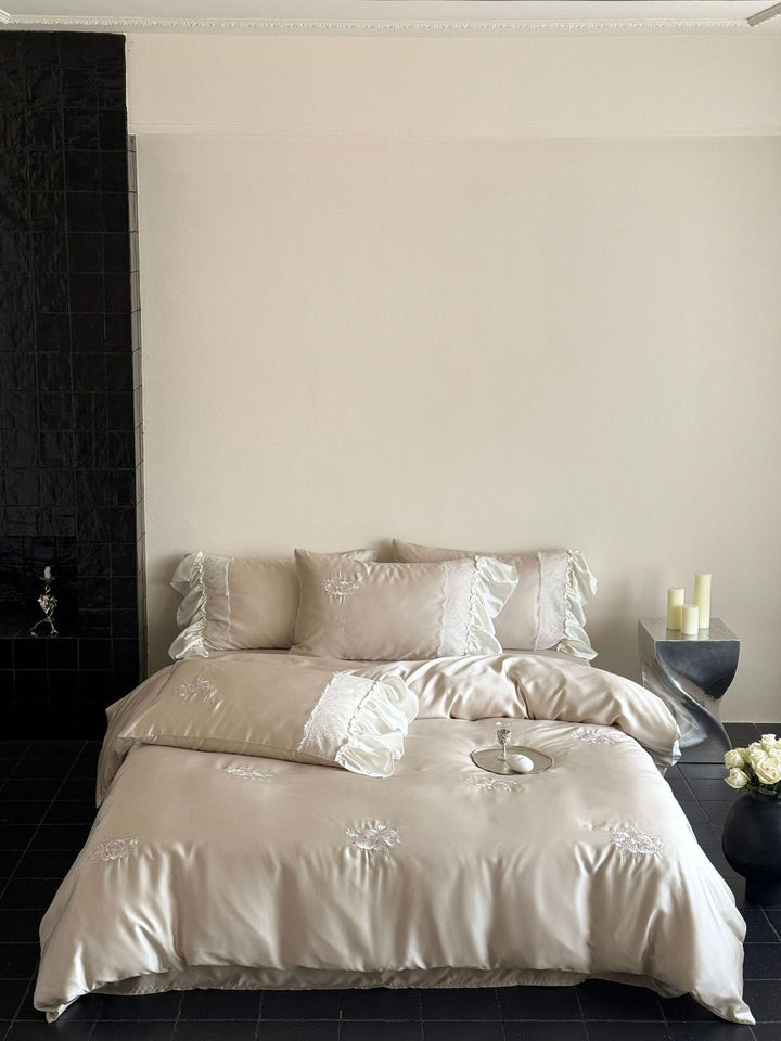 Luxuriöses Satin-Bettwäsche-Set mit Rüschen und Stickerei Karnz