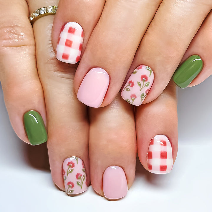 Kreatives floral Design Press-On Nagelkunst Karnz