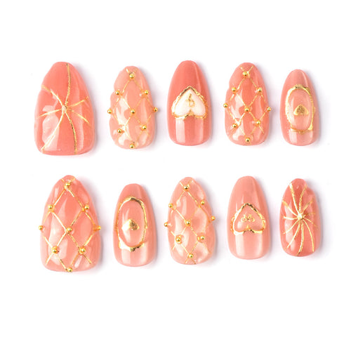 Künstlerisches Nagelkunstset mit goldenen Akzenten Karnz