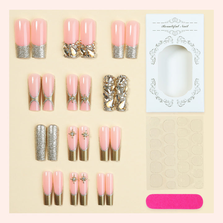 Premium Dekorative Press-On Nagelset mit eleganten goldenen Akzenten Karnz