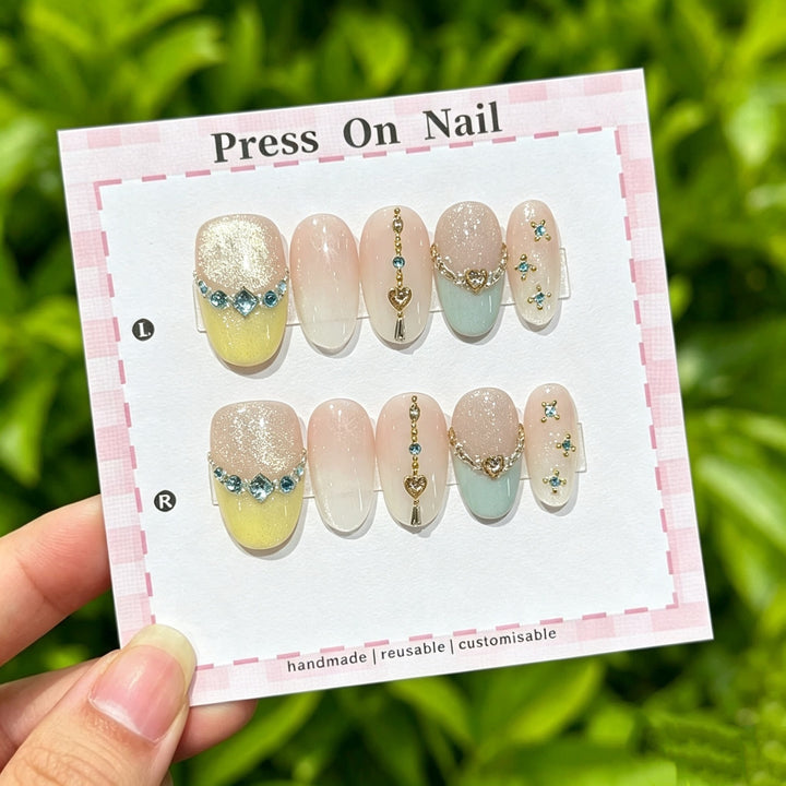 Künstlerisches Press-On-Nagel-Set mit floralen und grafischen Designs