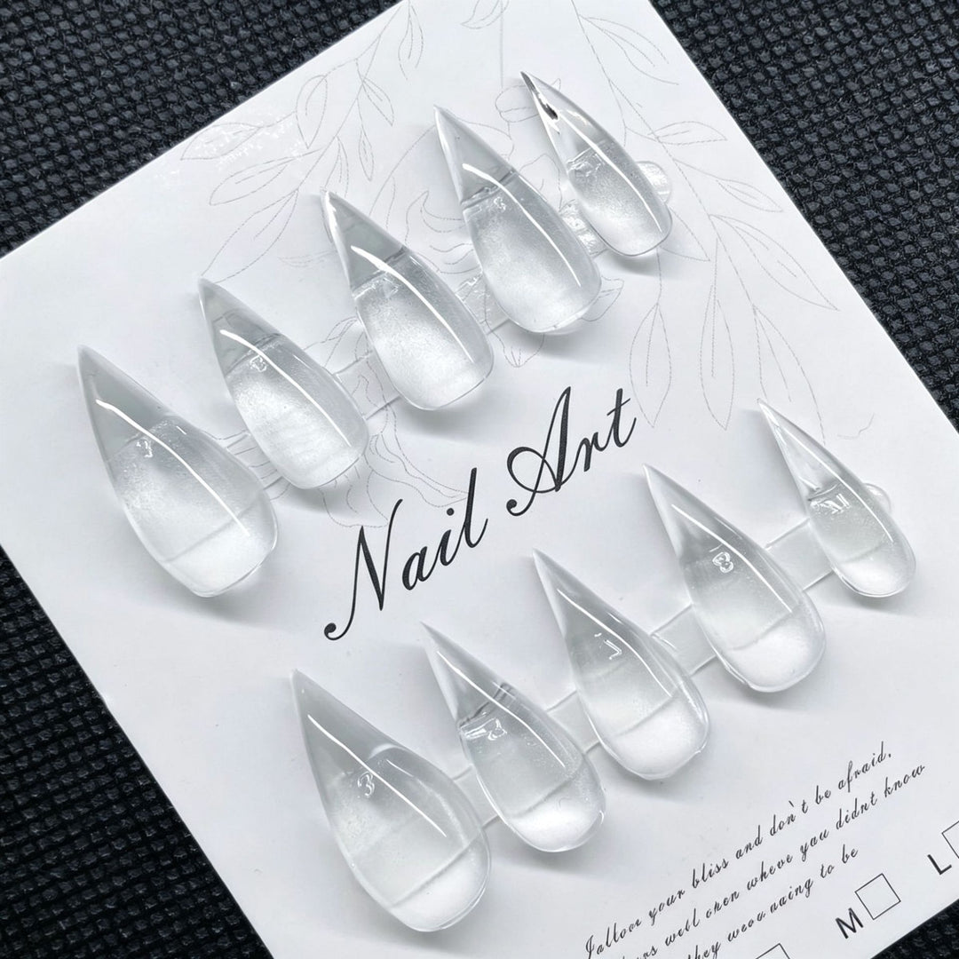 Glatte Stiletto-Nagelspitzen