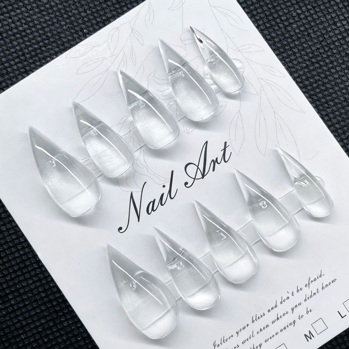 Glatte Stiletto-Nagelspitzen