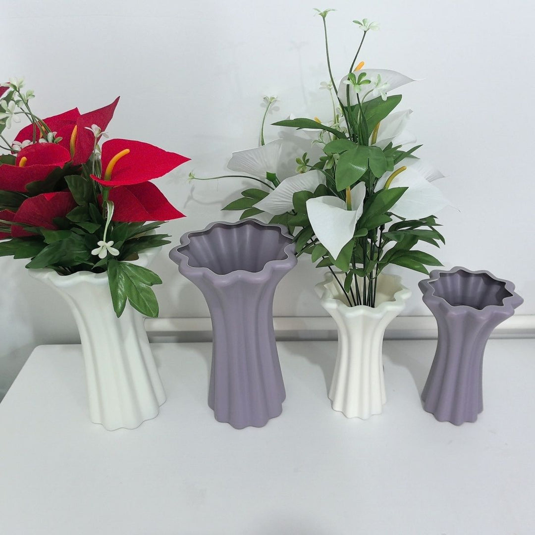 Skulptierte dekorative Blumenvase Karnz