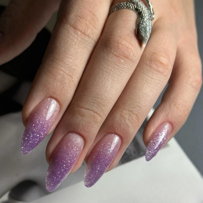 Glänzendes Ombre Stiletto Press-On-Nagel-Set Karnz