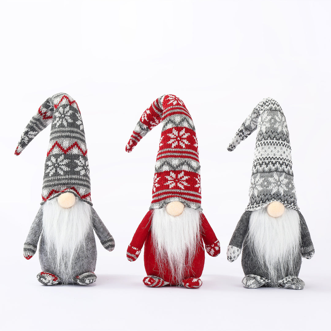 Dekorative Weihnachtsgnom mit gestricktem Hut Karnz