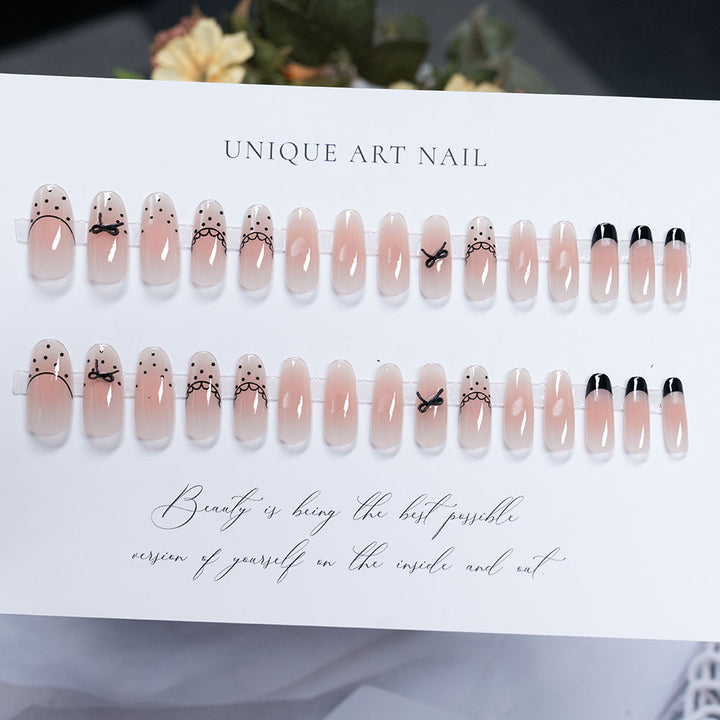 Kreatives Schleifen-Design Nagelkunst