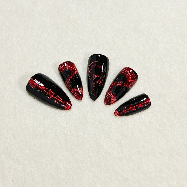 Gothic-inspirierte Nail Art Tipps Karnz