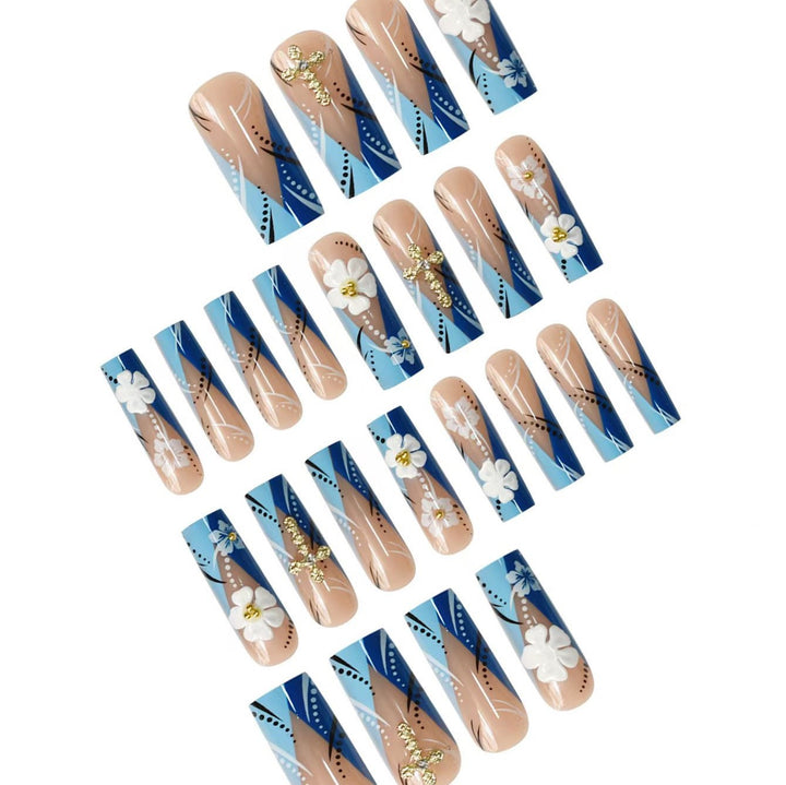 Künstlerische Nagelkunst Karnz