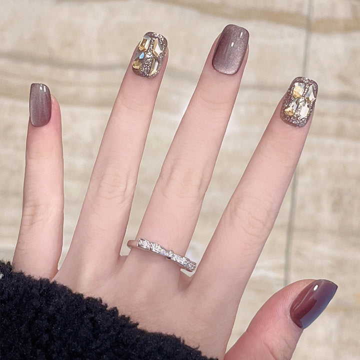 Elegantes Press-On-Nagel Kunst-Set mit Strass-Akzenten Karnz