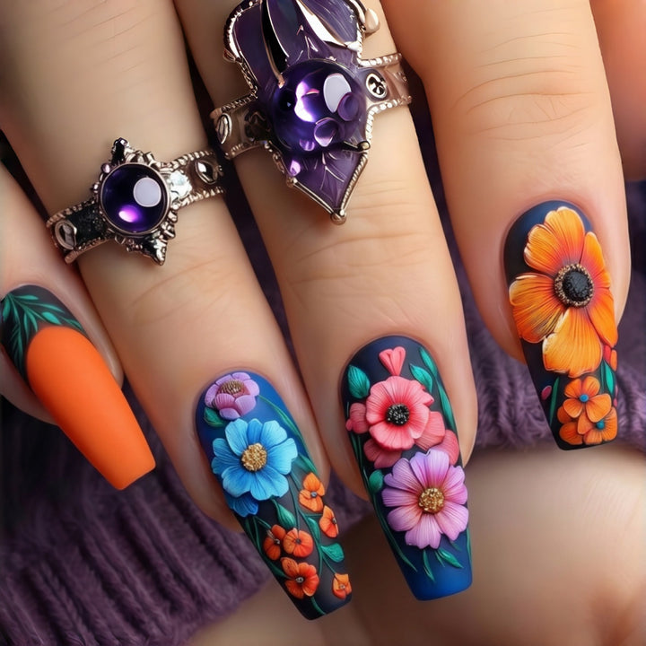 Kunstnail Set mit floralen Motiven Karnz