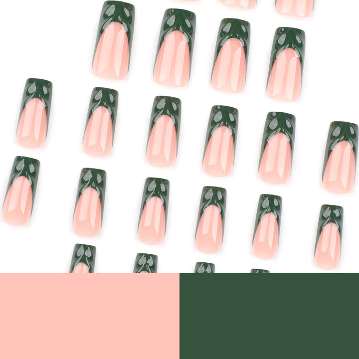 Kunstvolle Nagelverlängerungen mit botanischem Design Karnz