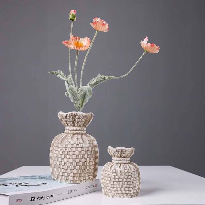 Texturierte Keramikvase