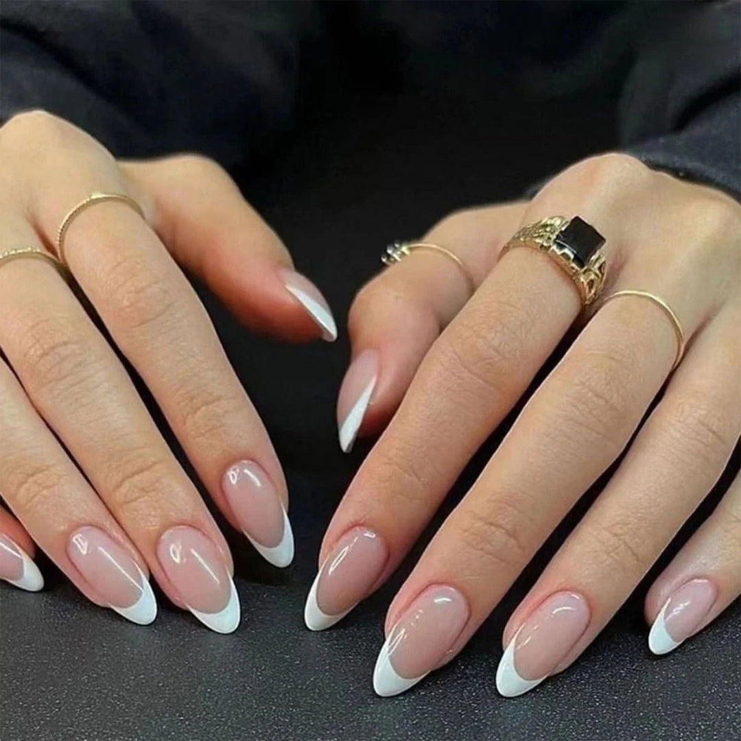 Elegante französische Spitze Stiletto Nagelkunst Verlängerungen Karnz