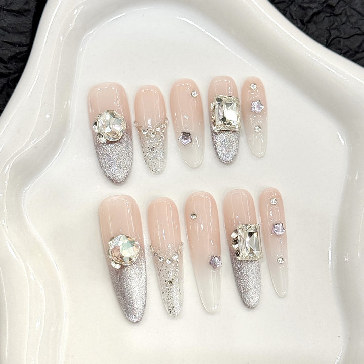 Glamorous Designer Press-On Nagelkunst Set mit dekorativen Strass-Akzenten