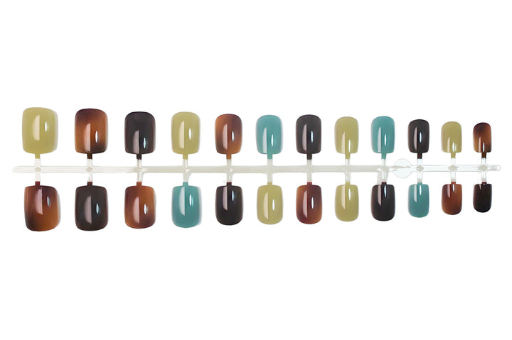 Künstliche Fingernägel mit elegantem Ombre-Effekt Karnz