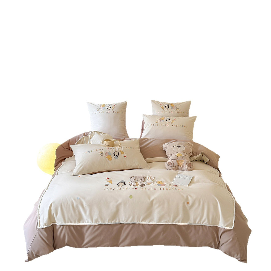 Kinderbettwäsche-Set aus gesticktem Baumwoll-Percale mit plüschigem Bären-Applikation und dekorativen Kissenbezügen