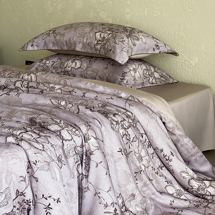 Jacquard-Bettbezuggarnitur mit tonalem Blumenrelief und seidig-mattem Finish