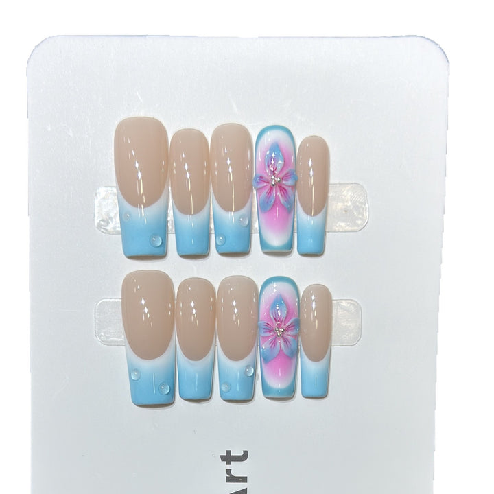 Floral-Accent Press-On Nail Set Karnz