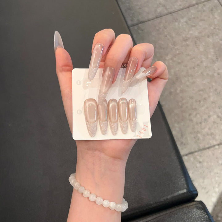 Glänzendes Press-On Nails Set Karnz