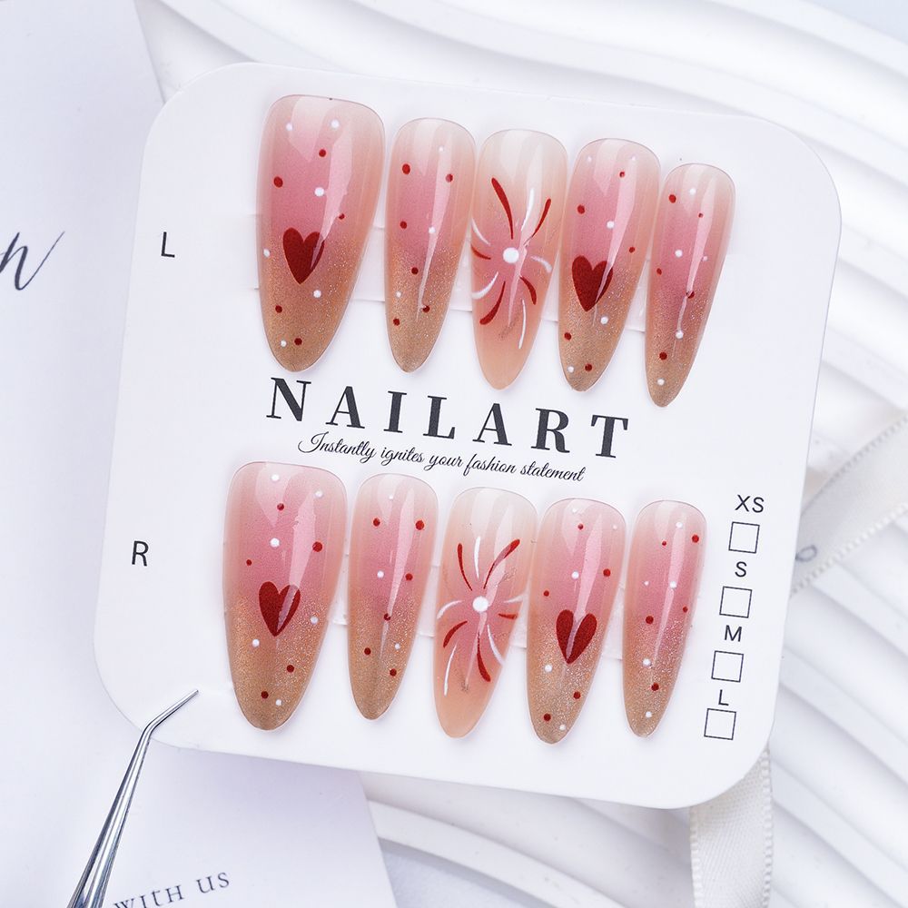 Dekorativer Fashion-Nagel-Set Karnz