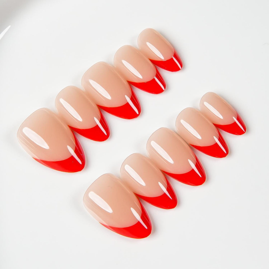 Stylische Stiletto Press-On Nägel mit Ombre-Spitzen-Design