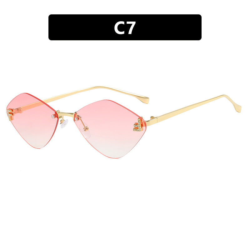 Damen geometrische Sonnenbrille im extravaganten Design mit gradienten Gläsern Karnz