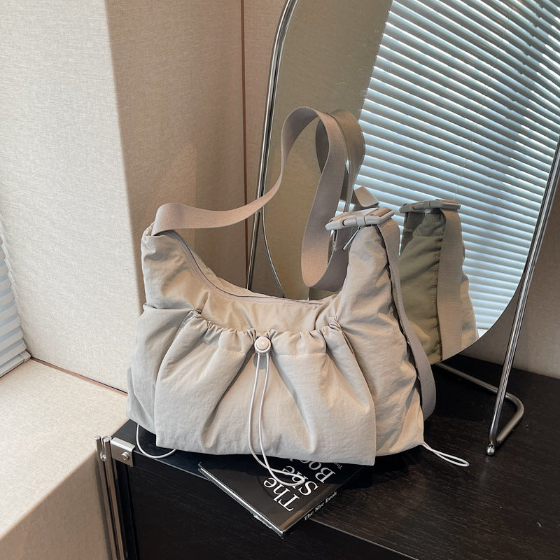 Lässig funktionale Slingtasche