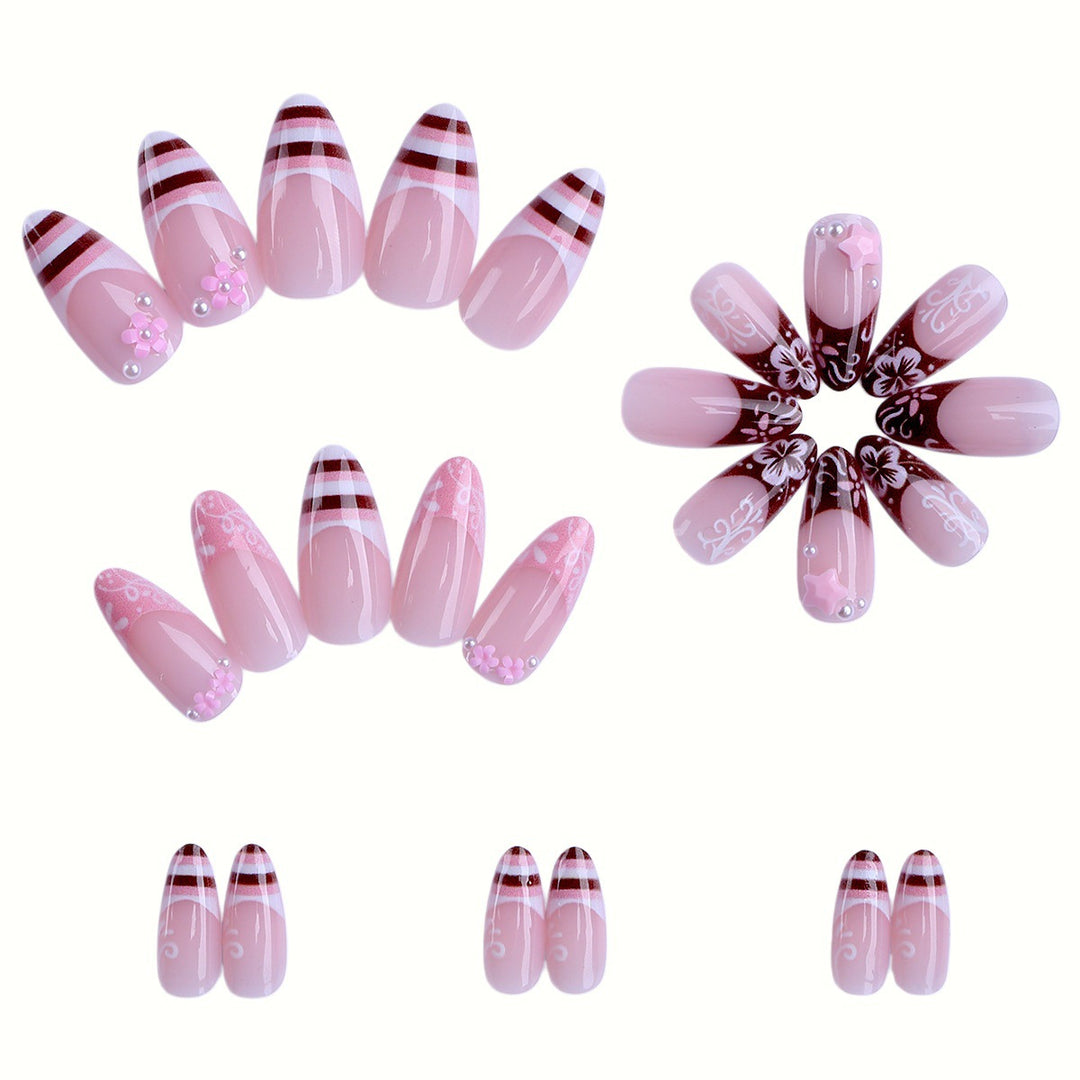 Künstlerische Florale Press-On Nagelverzierungen Karnz