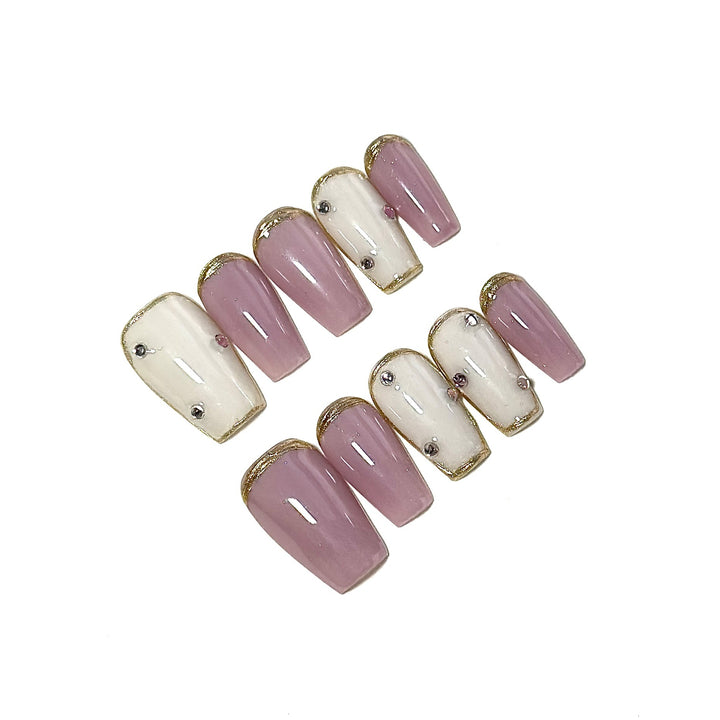Glamourös Dekorativer Press-On Nail Set mit Goldakzenten