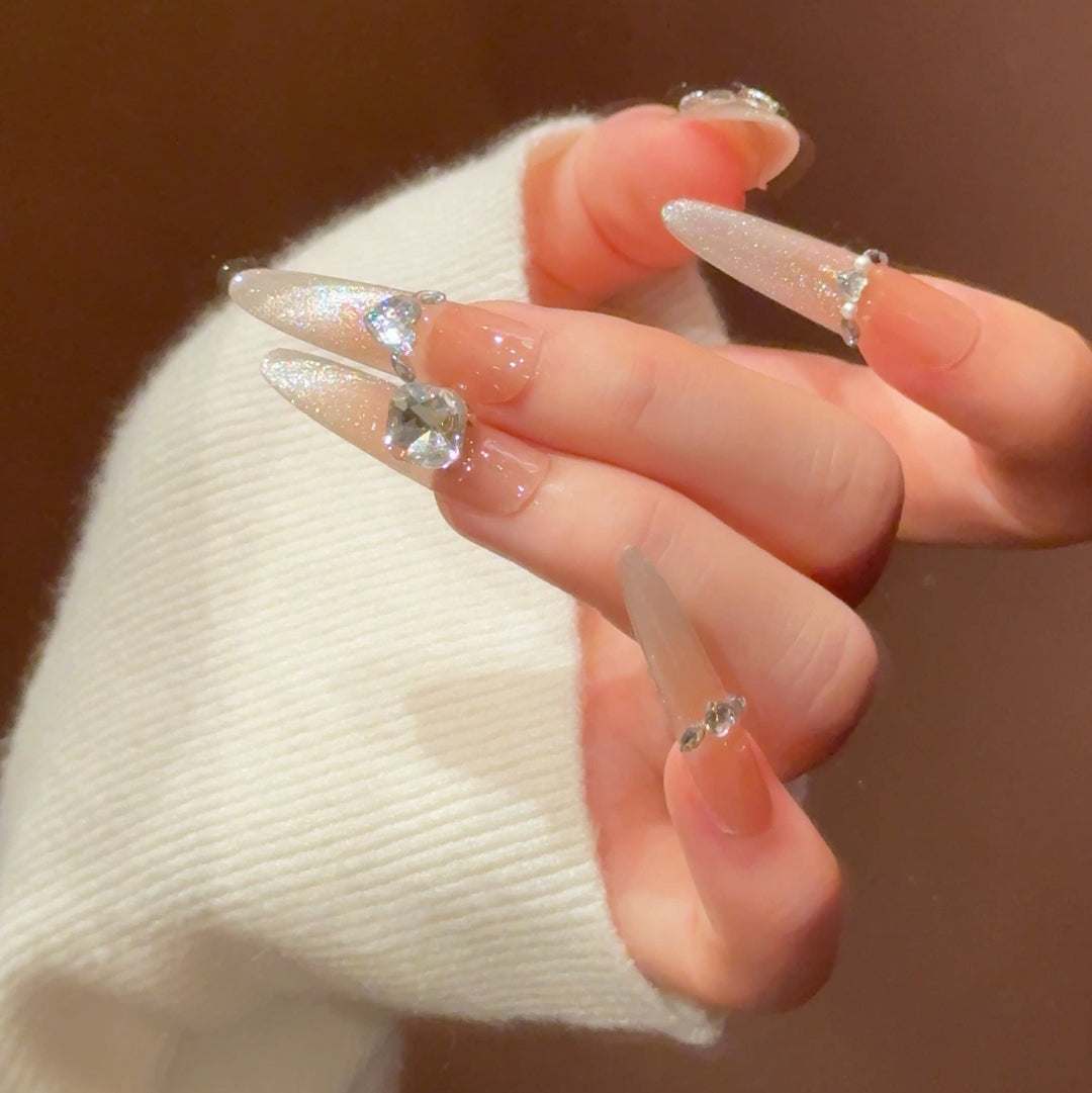 Glamouröse dekorative Press-On Nagelverlängerungen Karnz