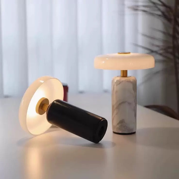 Dekorative Tischlampe