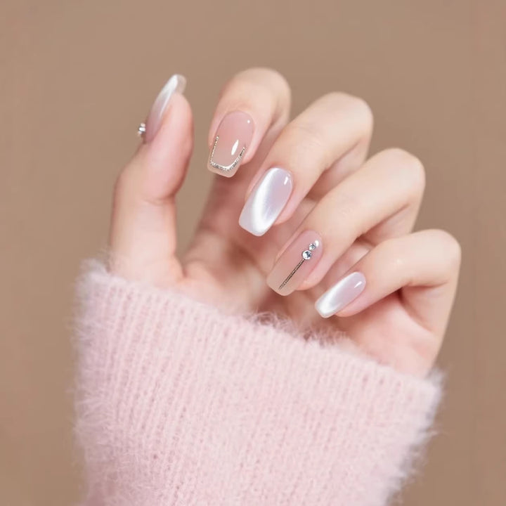 Premium Press-On Nagelkunstset mit elegantem French Tip Design