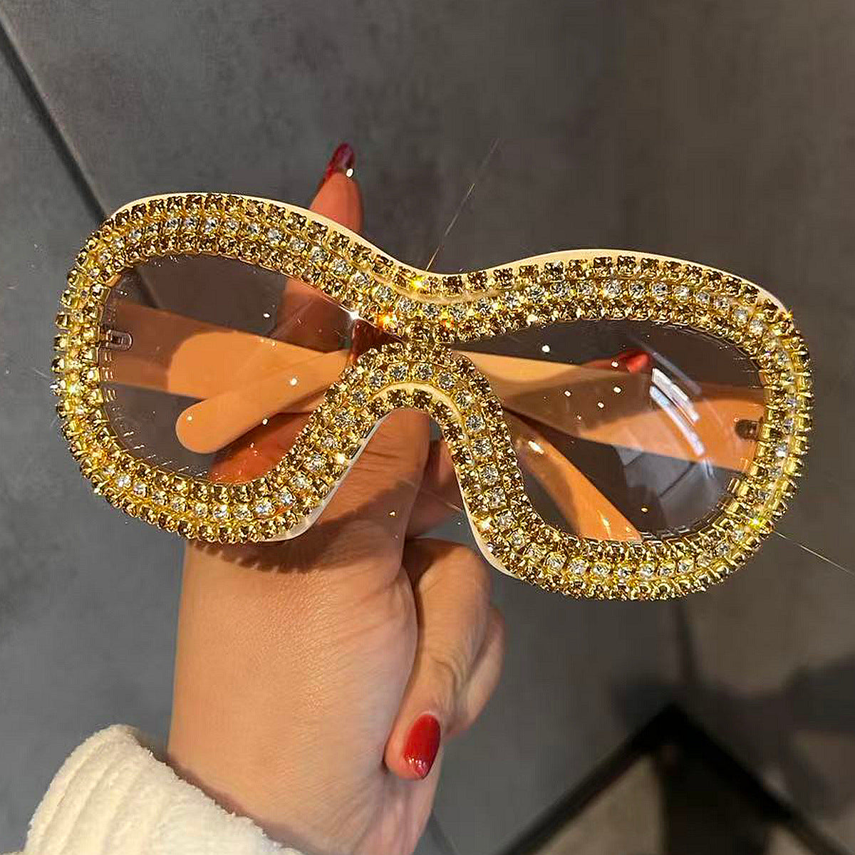 Damen Glamouröse Sportsonnenbrille mit extravagantem Kristallrahmen Karnz