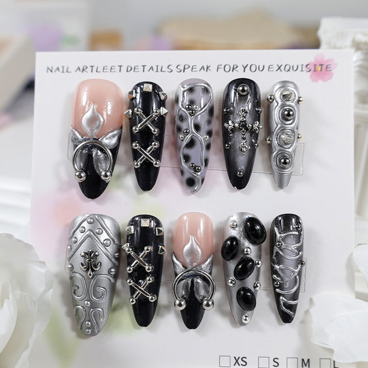 Kunstnagelset mit eleganten 3D-Verzierungen und stilvollen Akzenten Karnz
