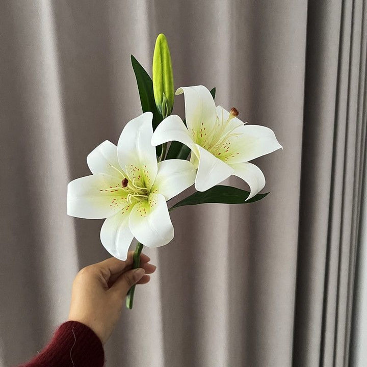 Künstlicher Flieder-Lilienstrauß
