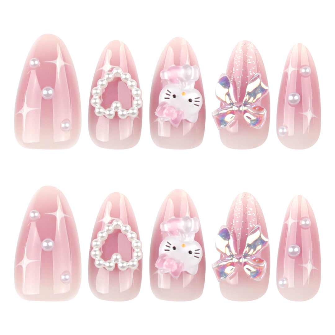 Künstliche Nagelkunst mit verspielten Designs und 3D-Elementen Karnz