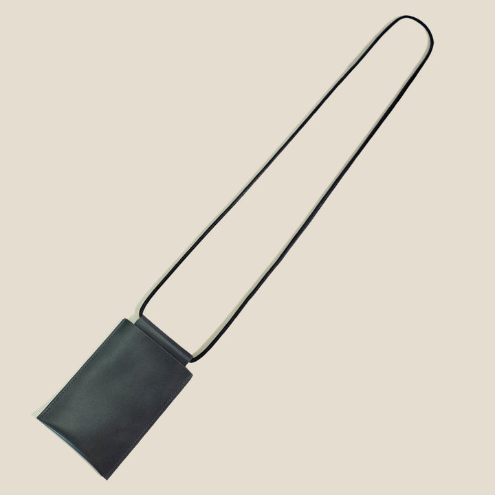 Minimalistischer Lederhandyhalter Karnz