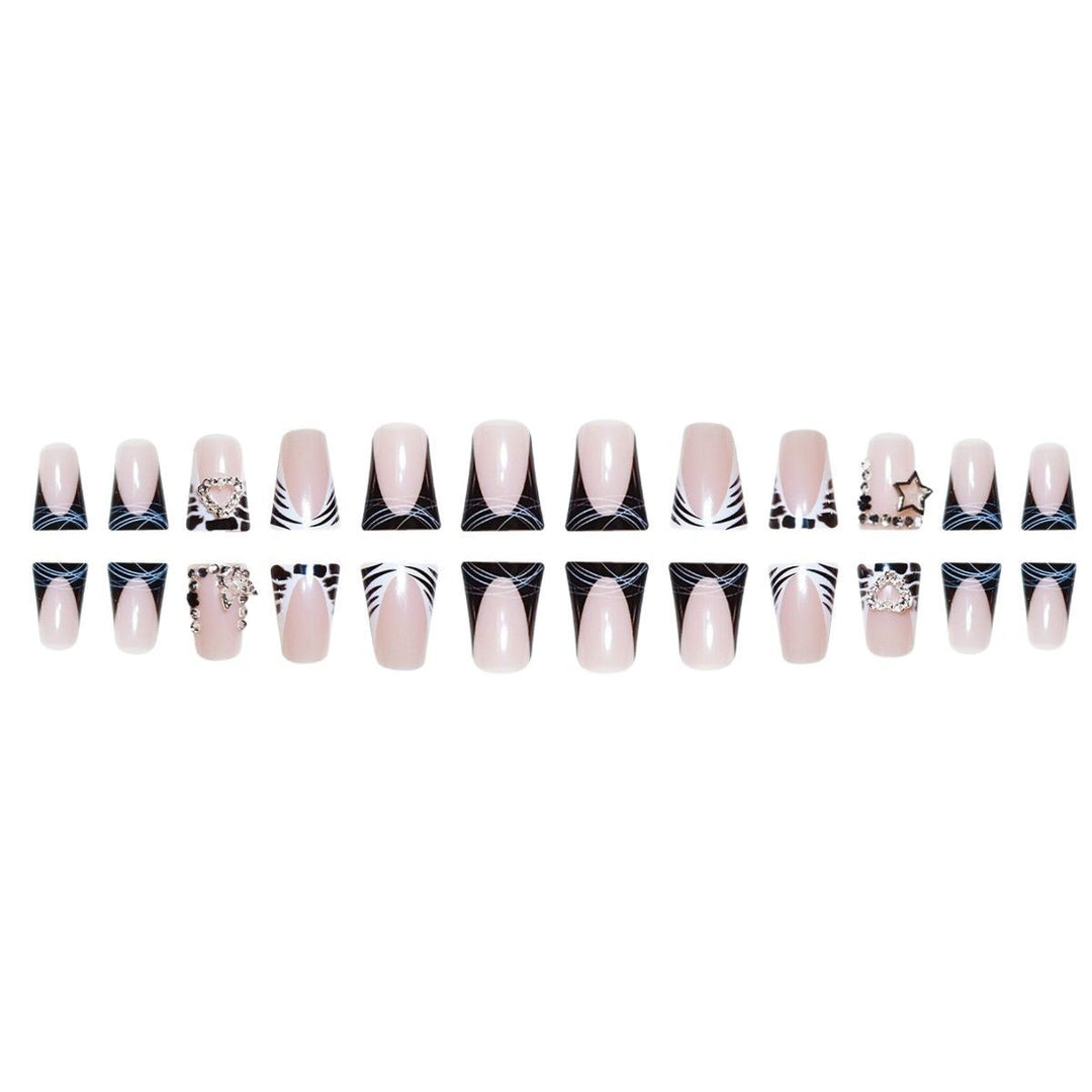 Glamouröse Strassakzent-Nagelerweiterungen Karnz