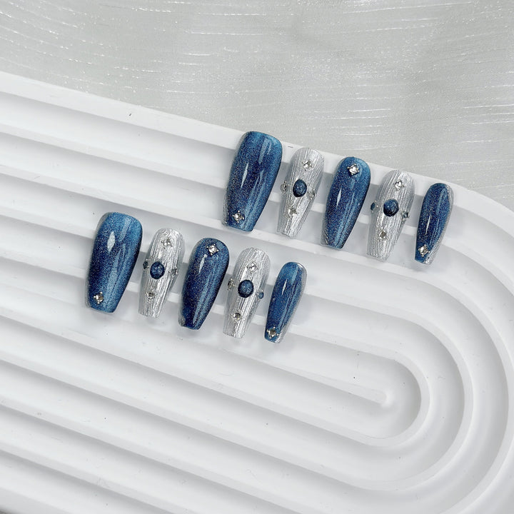 Herz dekoriertes Press-On Nagelset