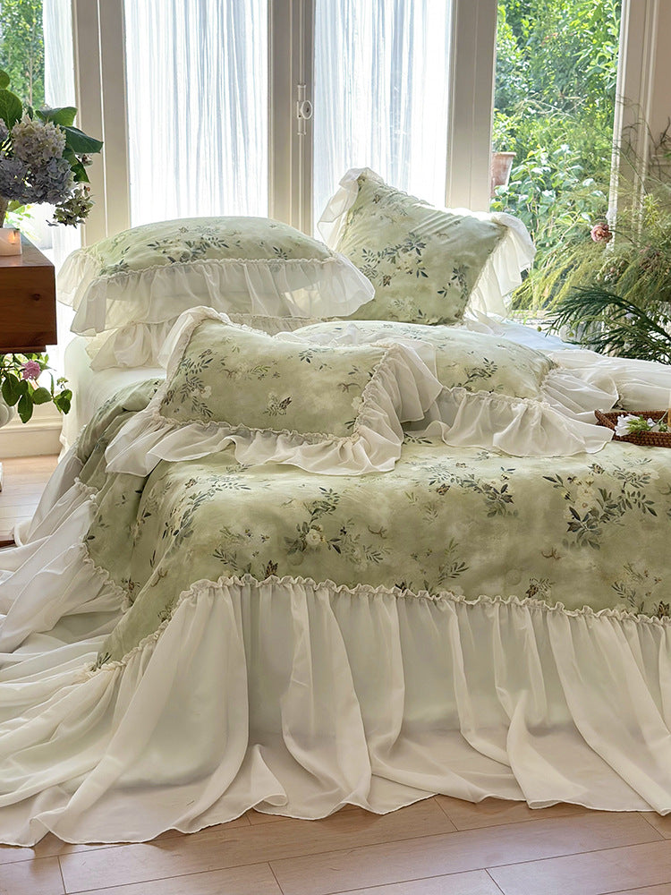 Luxuriöse Rüschen-Bettwäschegarnitur aus Baumwollmischgewebe mit Vintage-Blumenprint und dekorativem Bettrock