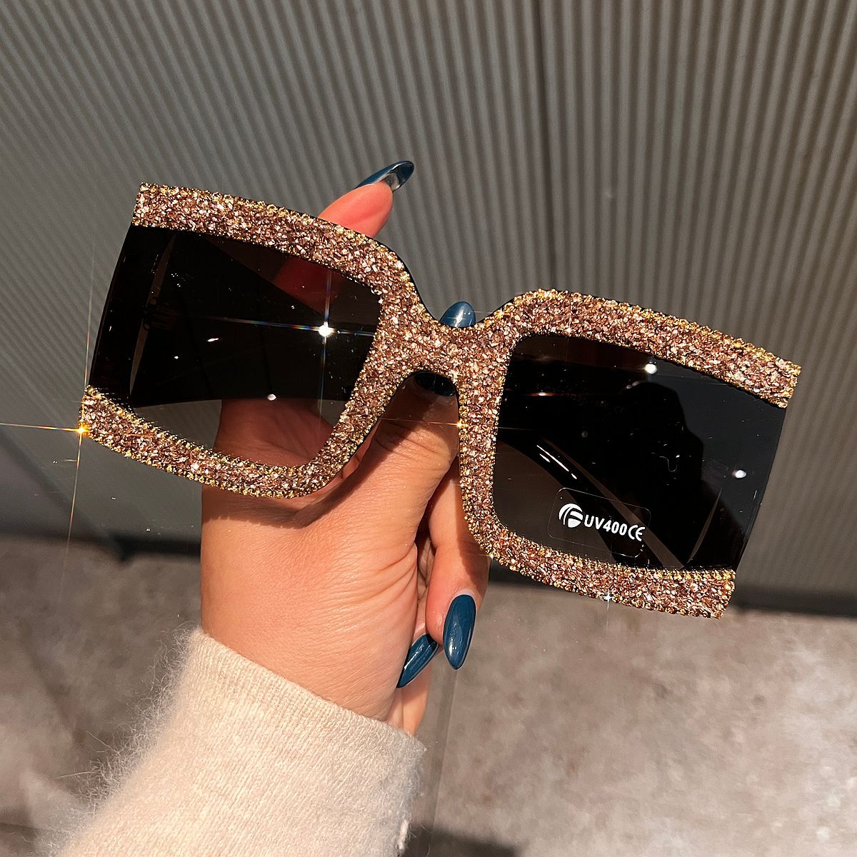 Damen Sonnenbrille mit strassverziertem Rahmen Karnz