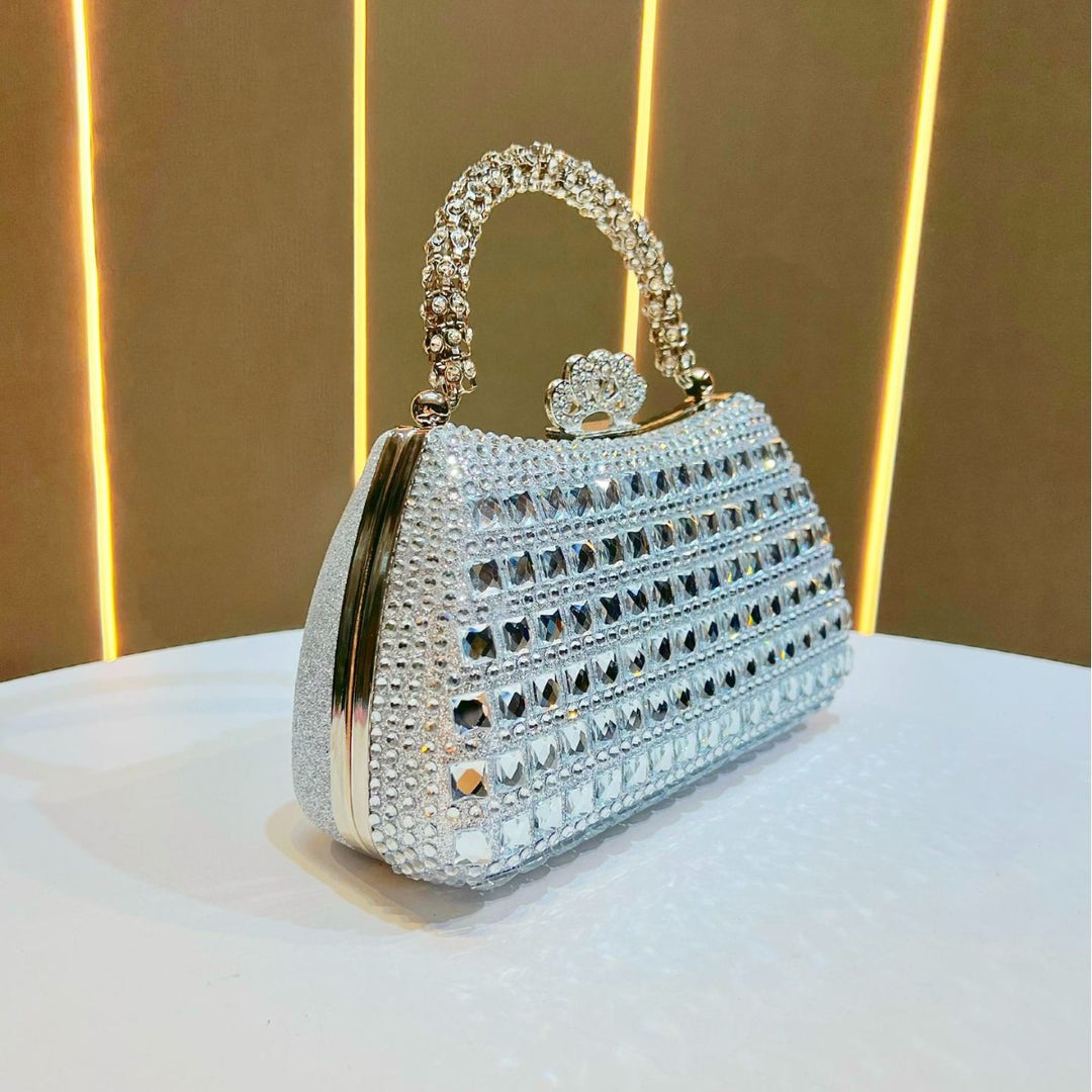 Verschnörkelte Nieten-Abendhandtasche