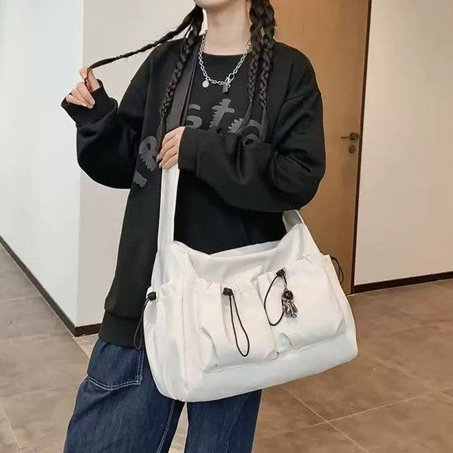 Lässige Sling-Tasche Karnz